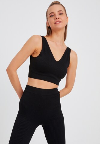 Leif Nelson Top in Black