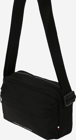 TOMMY HILFIGER - Bolso de hombro 'Skyline' en negro