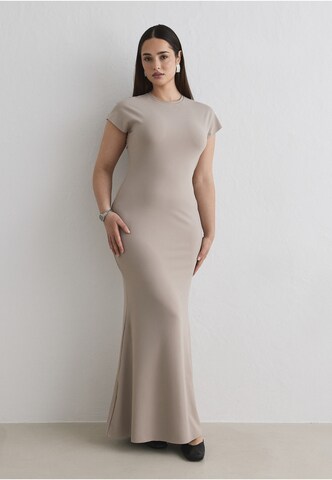 Aim'n Sportovní šaty 'Sense' – hnědá: přední strana