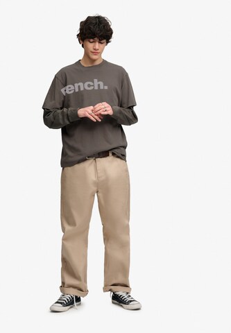 T-Shirt BENCH en gris