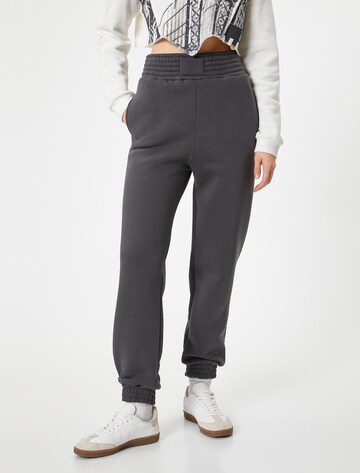 Koton Tapered Pants in Grey: front