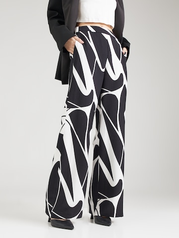 COMMA Wide leg Broek in Zwart: voorkant