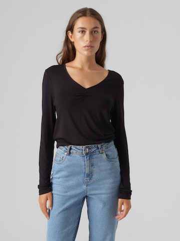 T-shirt 'ALBERTE' VERO MODA en noir : devant