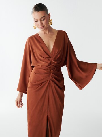 Rochie de seară 'Deliliah' de la Sável pe portocaliu