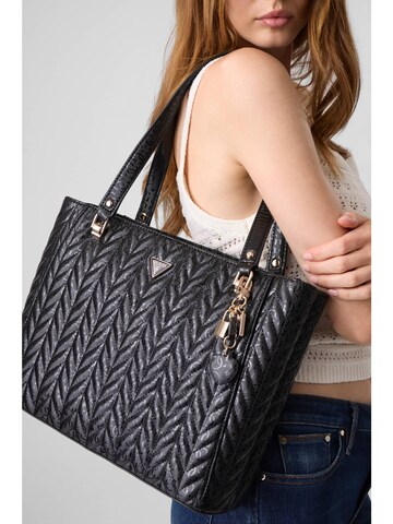GUESS Schultertasche 'Stacey' in Schwarz