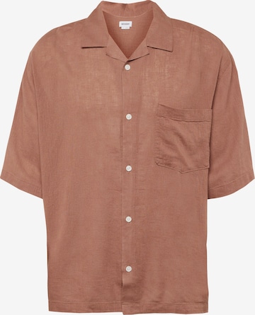 Comfort fit Camicia di WEEKDAY in marrone: frontale