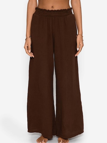 SASSYCLASSY Loosefit Hose‌ in Braun