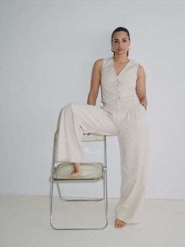 Regular Pantalon à pince AMI ALY en beige