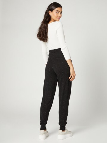 Guido Maria Kretschmer Women Tapered Pants 'Jenny' in Black