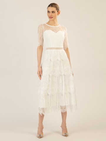 APART Evening Dress in White: front