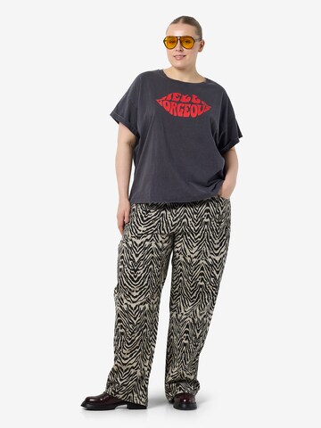 Noisy May Curve - Camiseta 'NMBOHDI GABY' en gris