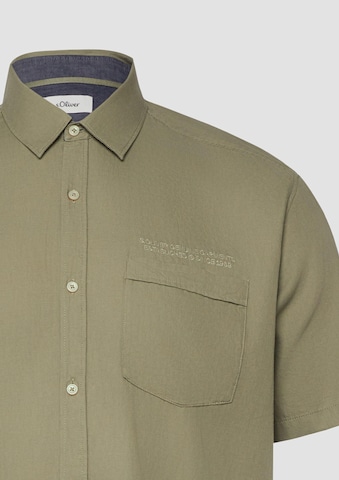 Coupe regular Chemise s.Oliver en vert