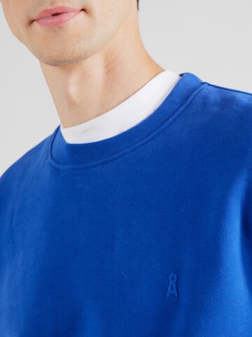 Sweat-shirt 'BAARO' ARMEDANGELS en bleu