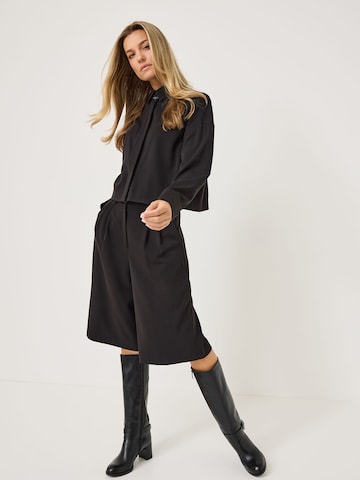 Tamaris Regular Broek 'Bermuda' in Zwart