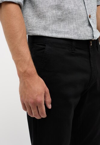 MUSTANG Regular Chino Pants in Black