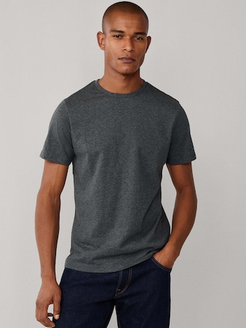 Hackett London T-Shirt in Grau: Vorderseite