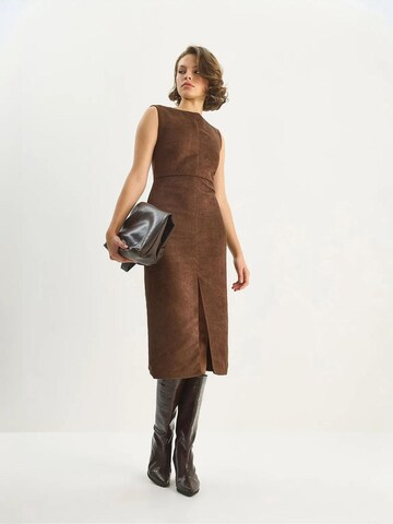 Bianco Lucci - Vestido em castanho
