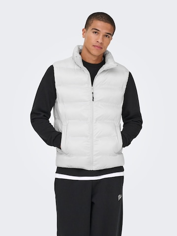Only & Sons Vest in White: front