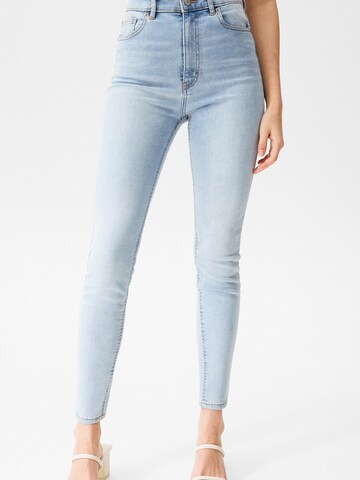 Pull&Bear Skinny Jeansy w kolorze niebieski