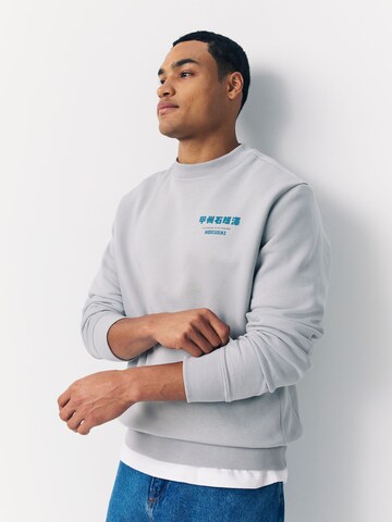 Next Mikina - Sivá: predná strana