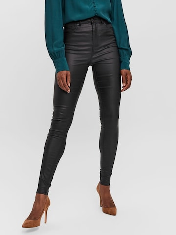 Skinny Pantalon VERO MODA en noir : devant