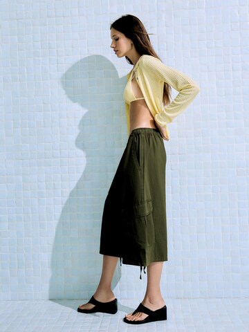 Loosefit Pantalon cargo Bershka en vert