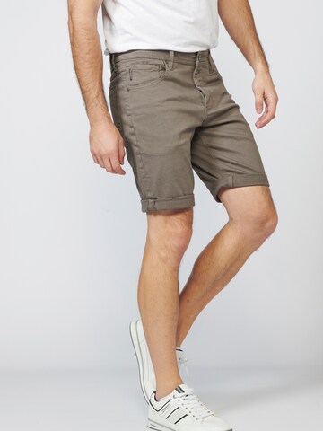 KOROSHI Slimfit Shorts in Grün