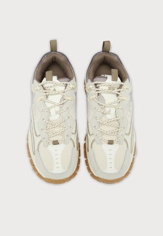Baskets basses 'RAY TRACER' FILA en beige