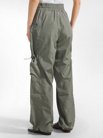 Tapered Pantaloni cargo di DEHA in verde