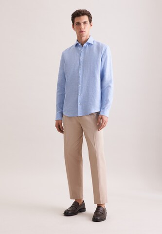 Fit confort Chemise 'Schwarze Rose' SEIDENSTICKER en bleu