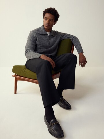 Next Svetr – šedá