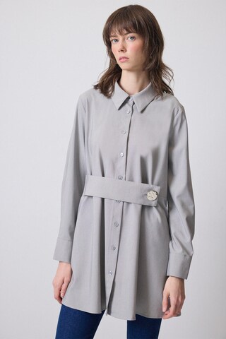 Touche Prive Blouse in Grey: front