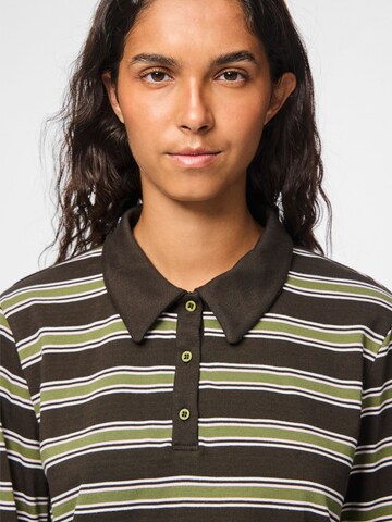 PIECES - Camiseta 'PCFRANKIE' en marrón
