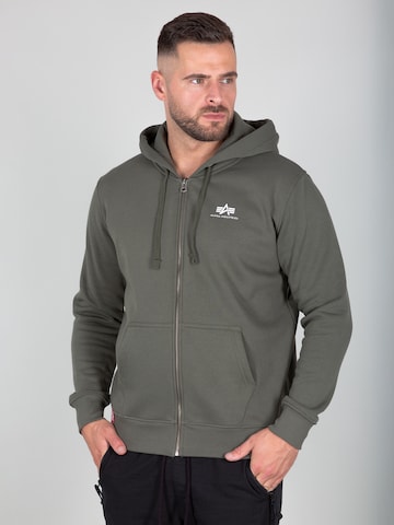 ALPHA INDUSTRIES Zip-Up Hoodie in Green: front