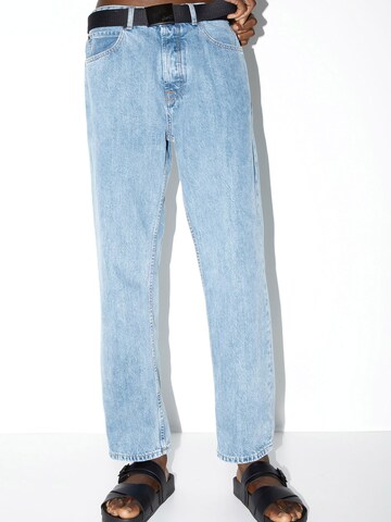 Pull&Bear Loosefit Jeans in Blauw: voorkant