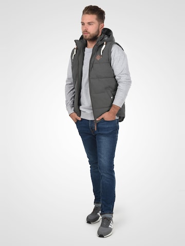 !Solid Vest 'Dry' in Grey: front