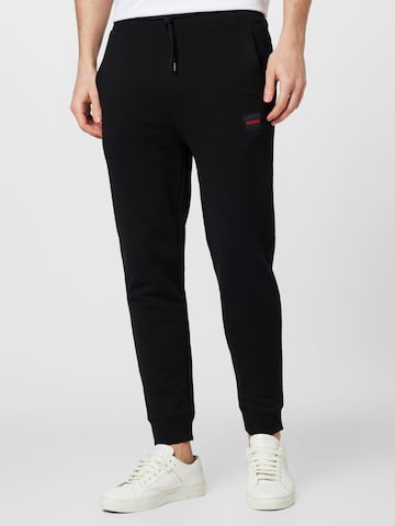 Effilé Pantalon 'Doak' HUGO Red en noir : devant