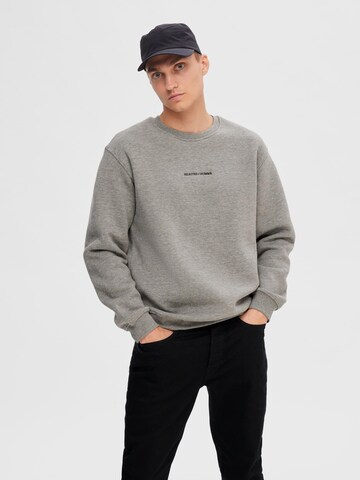 SELECTED HOMME Sweatshirt 'Hankie' i grå