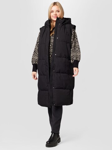 Vero Moda Curve Zimný kabát 'Margaret' - Čierna