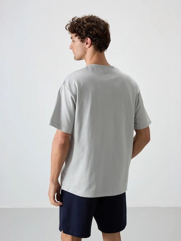Tommy Life Shirt in Grey