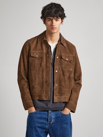 Pepe Jeans Between-Season Jacket ' VRYSON ' in Brown: front