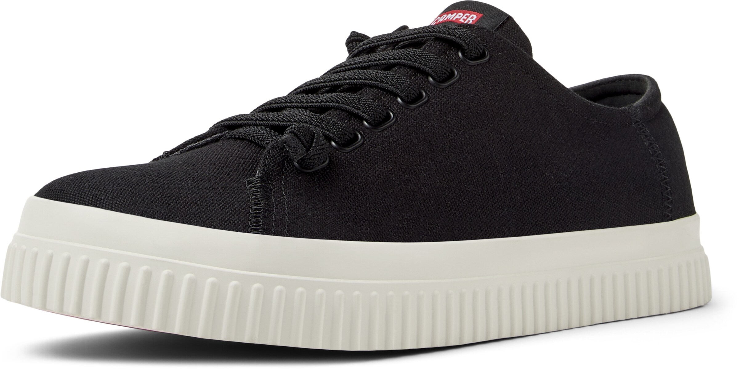 Baskets basses 'Peu Roda' CAMPER en noir : devant