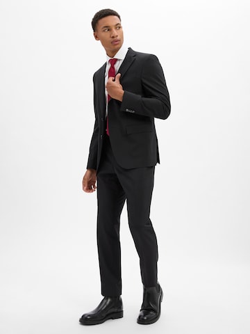 Regular Pantalon à plis 'Leon' BOSS en noir