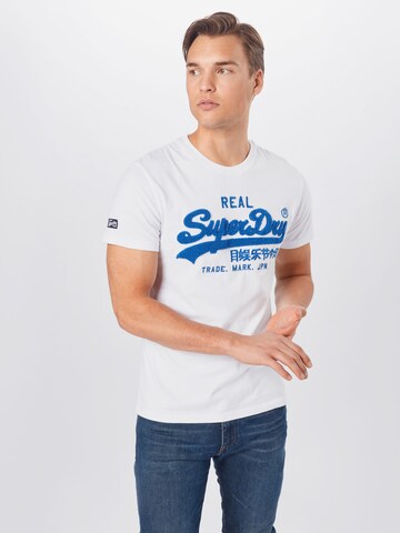 Effilé T-Shirt Superdry en blanc : devant