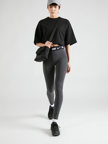 Nike Sportswear - Skinny Leggings 'Club' em cinzento