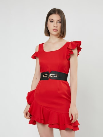 Influencer Dress in Red: front