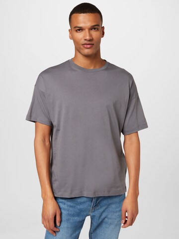 WESTMARK LONDON T-shirt 'Essentials' i grå: framsida