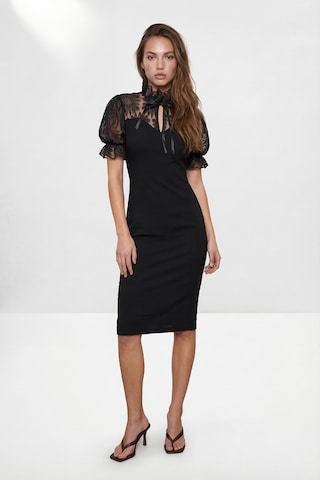 Trendyol - Vestido de tubo en negro: frente
