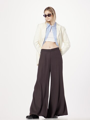 Line of Oslo Wide leg Broek 'Henrix' in Zwart