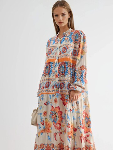 Abito di Hiccup in bianco